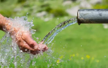 水的质量决定生命的质量，喝水的钱劝你别省！